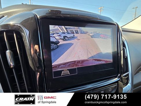 Used 2020 Chevrolet Traverse LT FWD image 17