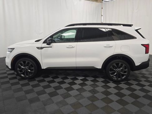 Used 2023 Kia Sorento SX Prestige image 3