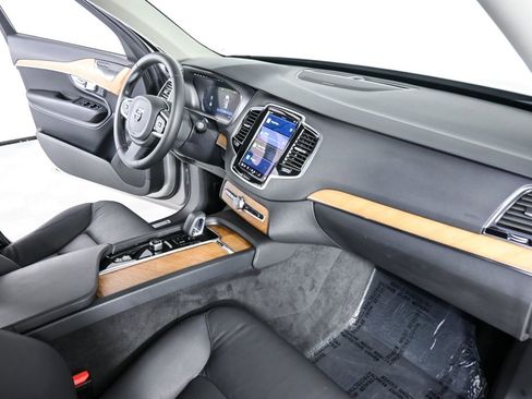 Certified 2024 Volvo XC90 B5 Plus image 27