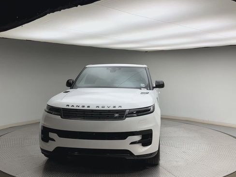 Certified 2025 Land Rover Range Rover Sport SE AWD/4WD image 7
