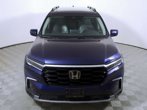 Used 2023 Honda Pilot Touring image 4