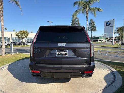Used 2024 Cadillac Escalade Sport Platinum w/ LPO, ONYX Package AWD/4WD image 4