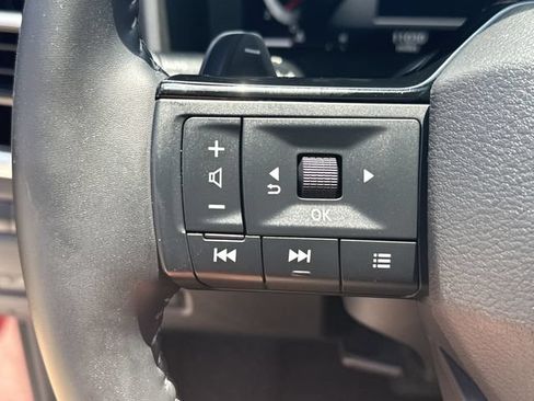Used 2025 Nissan Rogue SL w/ SL Premium Package FWD image 20