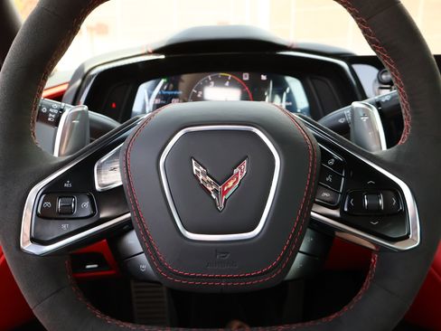 Used 2023 Chevrolet Corvette Stingray Premium Conv w/ Z51 Performance Package RWD image 19