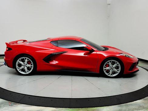 Used 2021 Chevrolet Corvette Stingray Premium Cpe w/ Z51 Performance Package RWD image 4