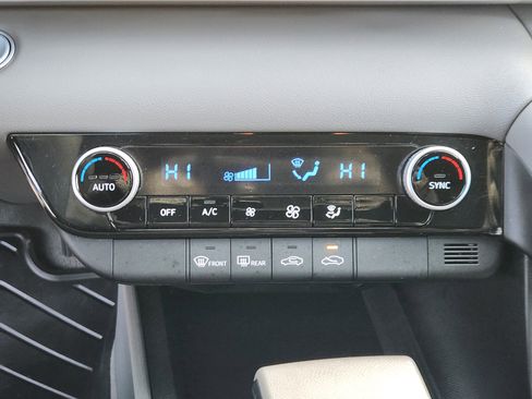 Certified 2023 Hyundai Elantra SEL image 20