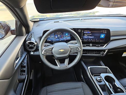 New 2026 Chevrolet Equinox LT FWD image 12
