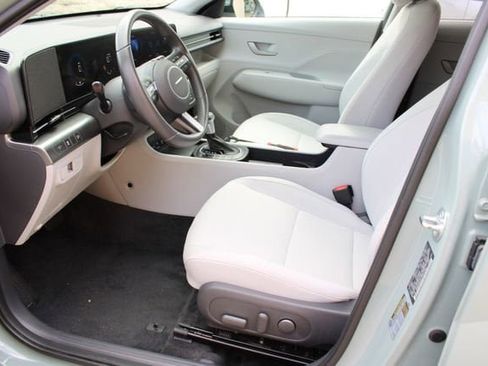 Used 2025 Hyundai Kona SEL image 14