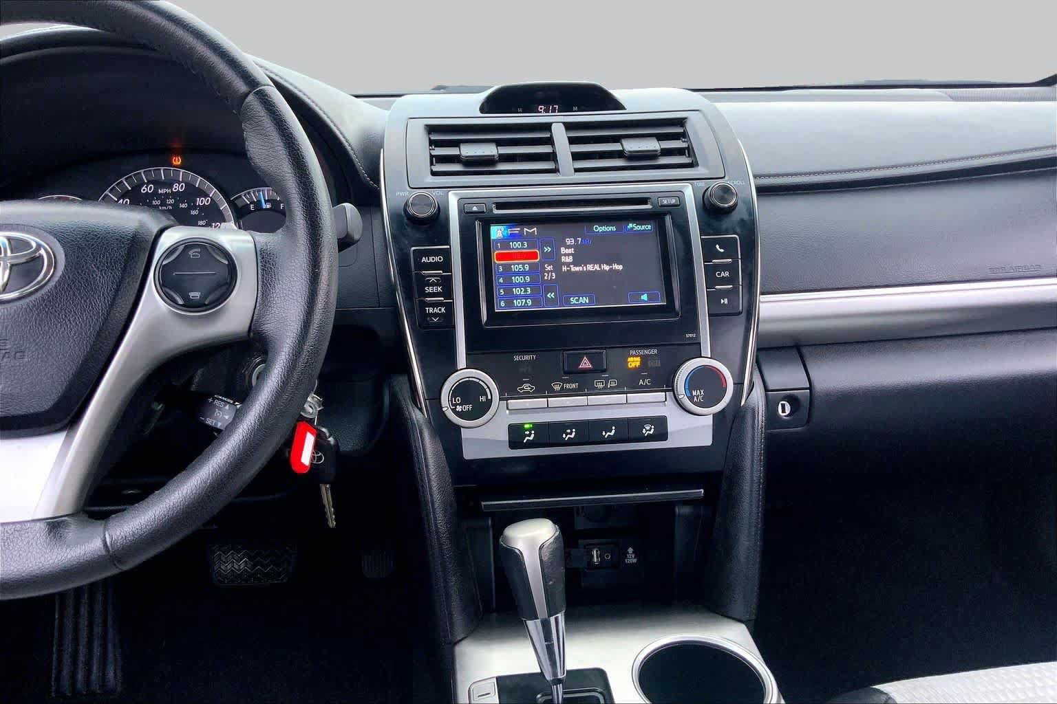 Used 2012 Toyota Camry SE FWD image 7