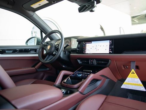 New 2026 Porsche Cayenne S AWD/4WD image 24
