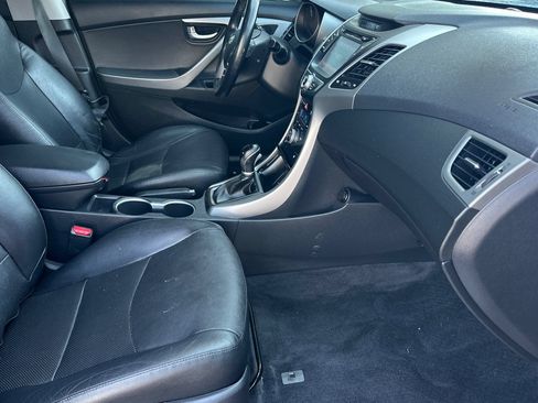 Used 2016 Hyundai Elantra Limited w/ Option Group 04 FWD image 13