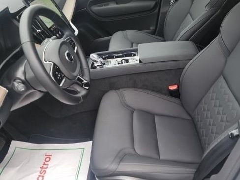 Certified 2025 Volvo XC90 B6 Plus AWD/4WD image 31