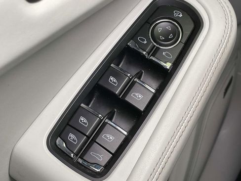 Certified 2023 Porsche Macan S image 39