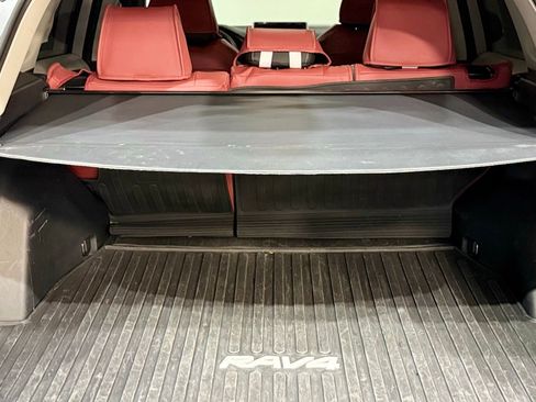 Used 2025 Toyota RAV4 XLE w/ Convenience Package image 32