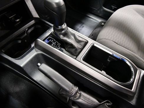 Used 2017 Toyota Tacoma SR5 image 25