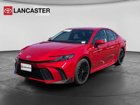 Certified 2025 Toyota Camry SE FWD image 3