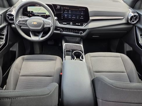 Used 2025 Chevrolet Equinox LT w/ Safety and Technology Package FWD image 12