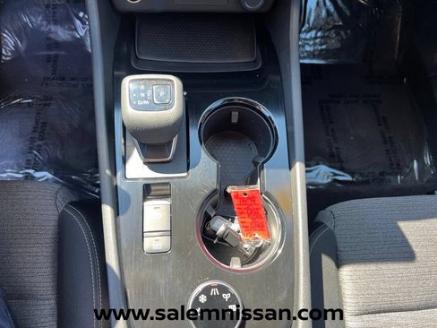 Used 2023 Nissan Rogue SV AWD/4WD image 10