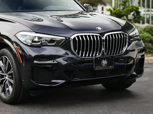 Used 2023 BMW X5 xDrive40i w/ M Sport Package AWD/4WD image 2