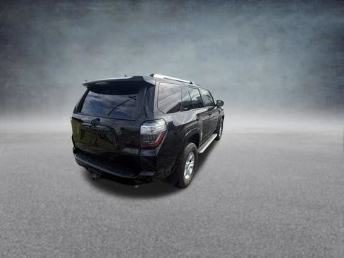 Used 2022 Toyota 4Runner SR5 AWD/4WD image 5