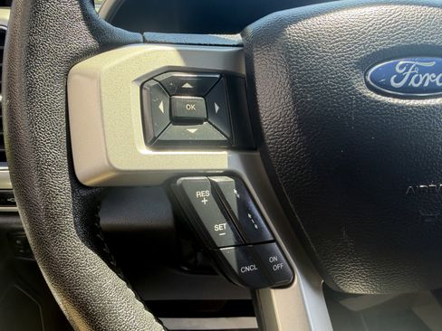 Used 2019 Ford F150 Lariat w/ Equipment Group 502A Luxury AWD/4WD image 38