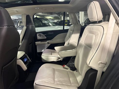 Certified 2024 Lincoln Aviator Black Label w/ Dynamic Handling Package image 22