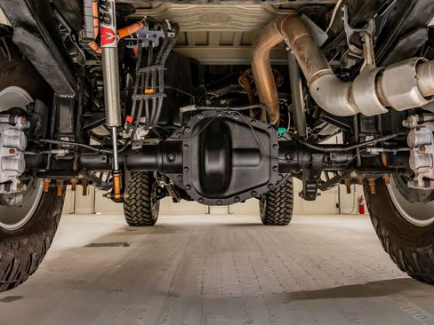 Used 2025 Ford F350 Platinum w/ FX4 Off-Road Package image 15