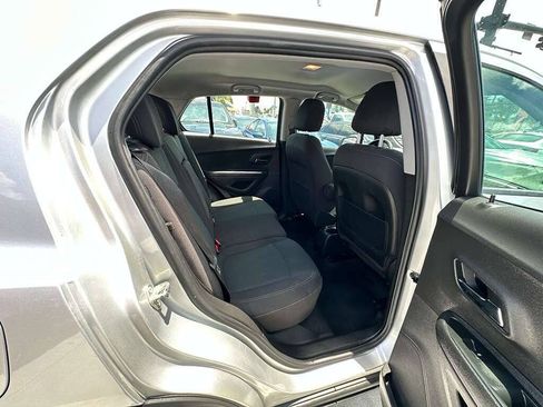 Used 2018 Chevrolet Trax LS FWD image 14