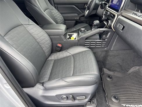 Used 2024 Toyota Tacoma TRD Off-Road w/ TRD Off Road Premium Package image 34