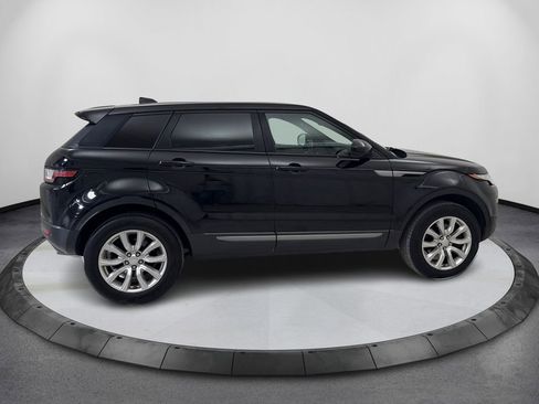 Used 2018 Land Rover Range Rover Evoque SE image 4
