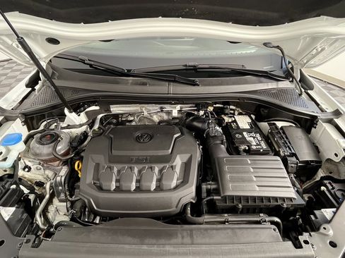 Used 2024 Volkswagen Tiguan SE image 18