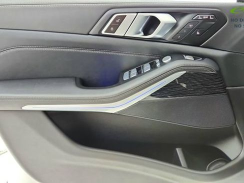 Used 2024 BMW X7 xDrive40i w/ M Sport Package AWD/4WD image 39