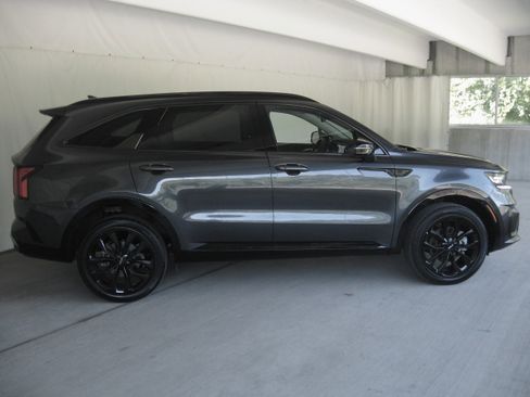 Used 2023 Kia Sorento SX image 6