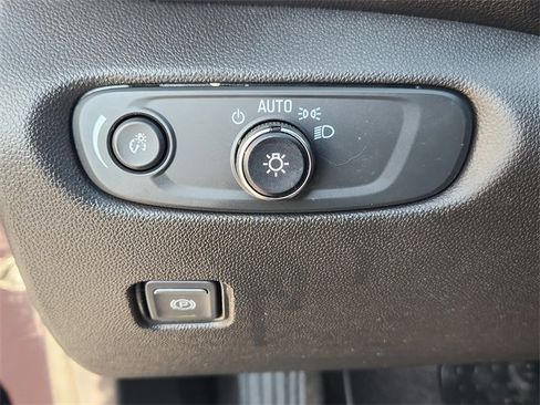 Used 2020 Chevrolet Blazer LT image 19