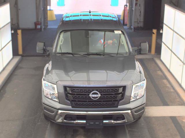 Used 2024 Nissan Titan SV w/ SV Convenience Package RWD image 3