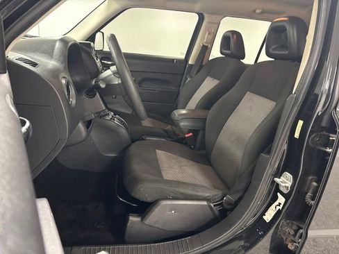 Used 2009 Jeep Patriot Sport image 9