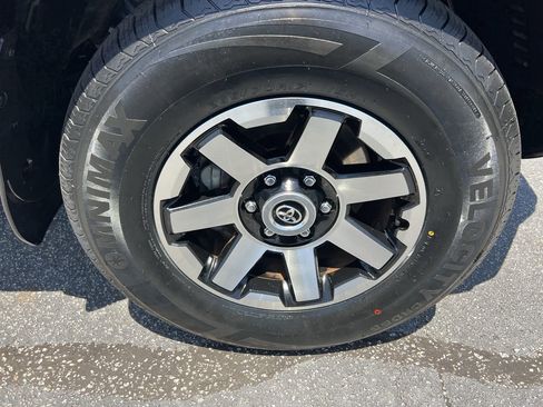 Used 2022 Toyota 4Runner TRD Off-Road Premium w/ Moonroof Package AWD/4WD image 13