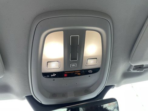 Used 2023 Volvo XC90 B5 Plus image 19