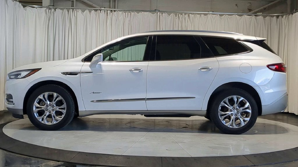 Used 2018 Buick Enclave Avenir w/ Avenir Technology Package AWD/4WD image 5
