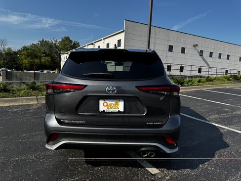 Used 2023 Toyota Highlander XSE AWD/4WD image 19