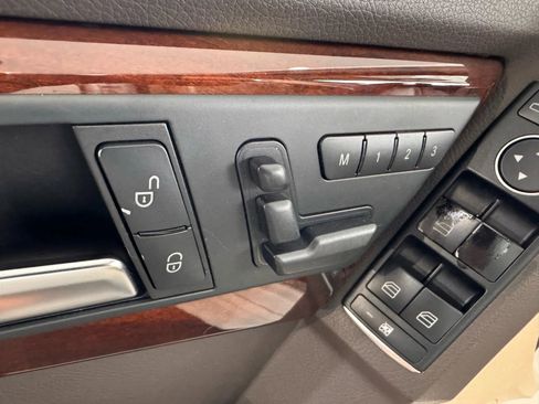 Used 2015 Mercedes-Benz GLK 350 4MATIC image 10