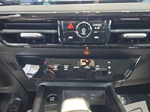 New 2026 Nissan Kicks SR image 26