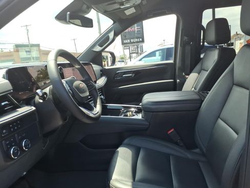 Used 2025 Chevrolet Tahoe LT w/ Comfort Package AWD/4WD image 19