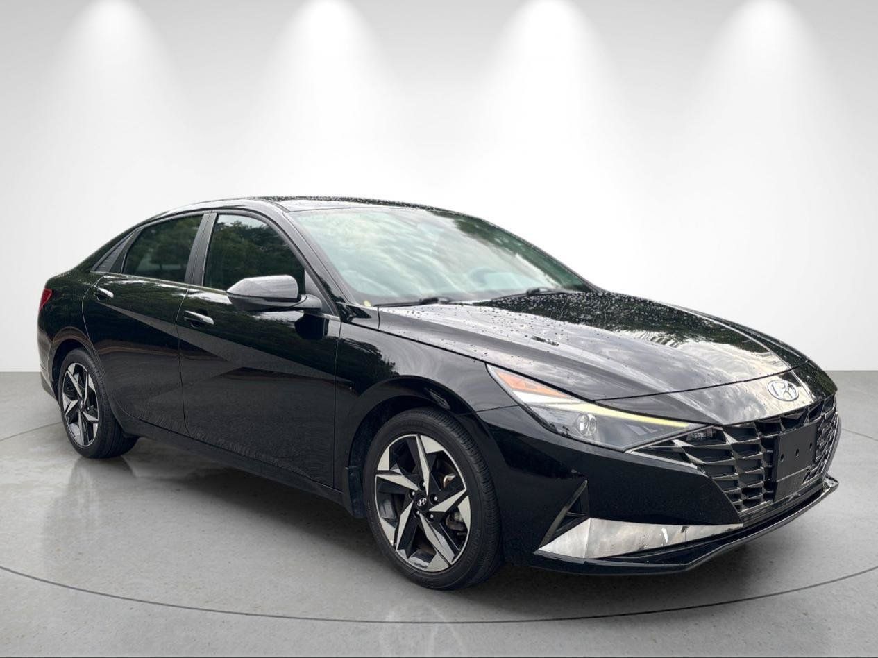 Used 2022 Hyundai Elantra SEL w/ Convenience + Premium Package FWD image 7