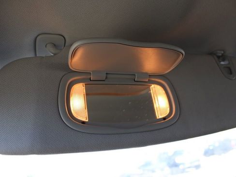 Used 2023 Chrysler Pacifica Touring-L image 44