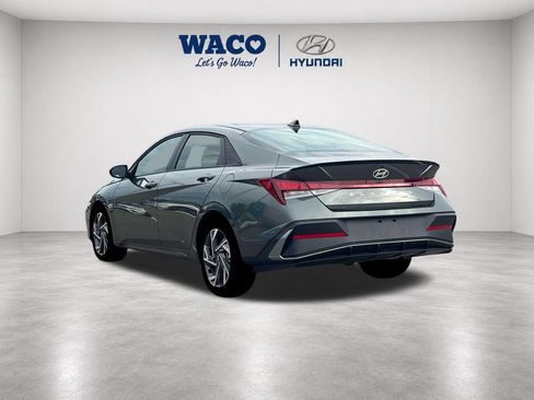 Used 2025 Hyundai Elantra Sport FWD image 7