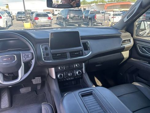 Used 2023 GMC Yukon XL SLT RWD image 10