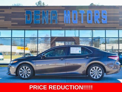 Used 2019 Toyota Camry LE image 28
