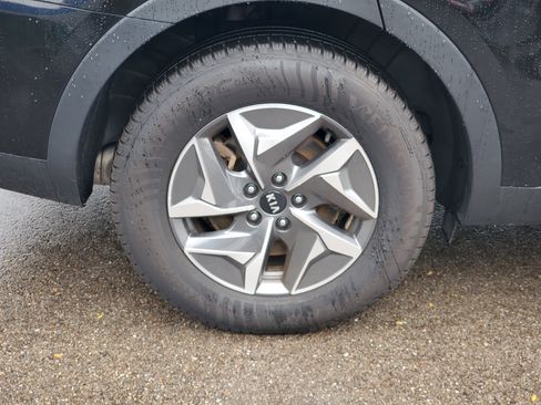 Used 2021 Kia Sorento S image 5