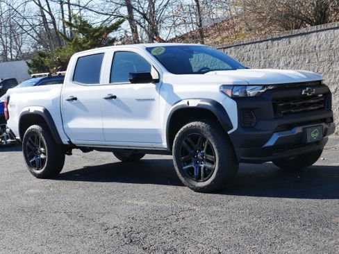 Certified 2024 Chevrolet Colorado Trail Boss w/ Technology Package AWD/4WD image 10